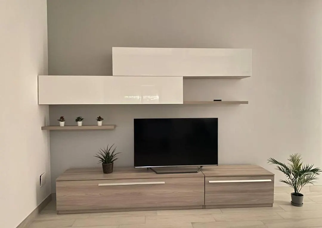 Shining House In Milan Apartment Italy