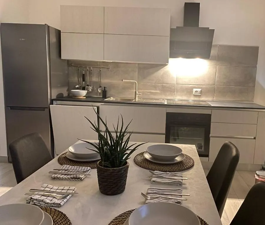 Shining House In Milan Apartment Italy